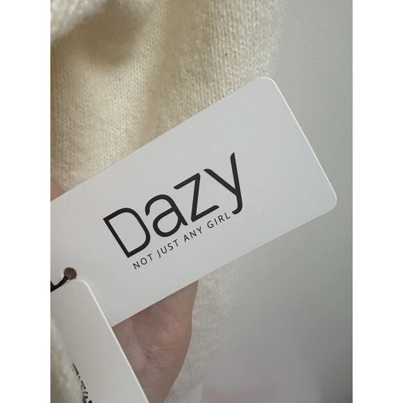 Dazy Women's Turtleneck Sweater Size M Cream White Pullover Drop Shoulder NWT - Picture 6 of 6